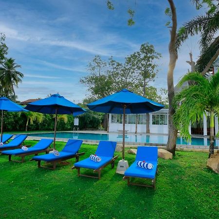 Diya Dahara Lake Resort Yala Eksteriør billede