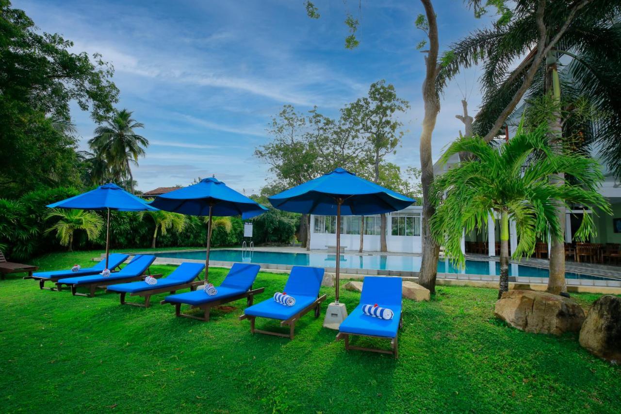 Diya Dahara Lake Resort Yala Eksteriør billede