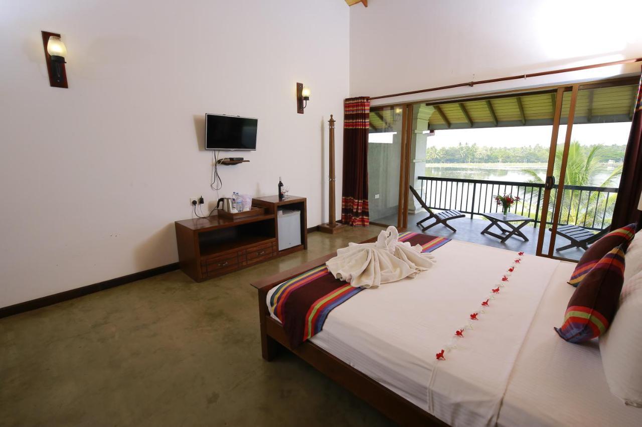 Diya Dahara Lake Resort Yala Eksteriør billede