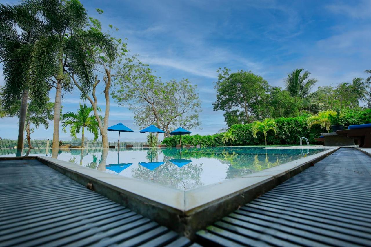Diya Dahara Lake Resort Yala Eksteriør billede