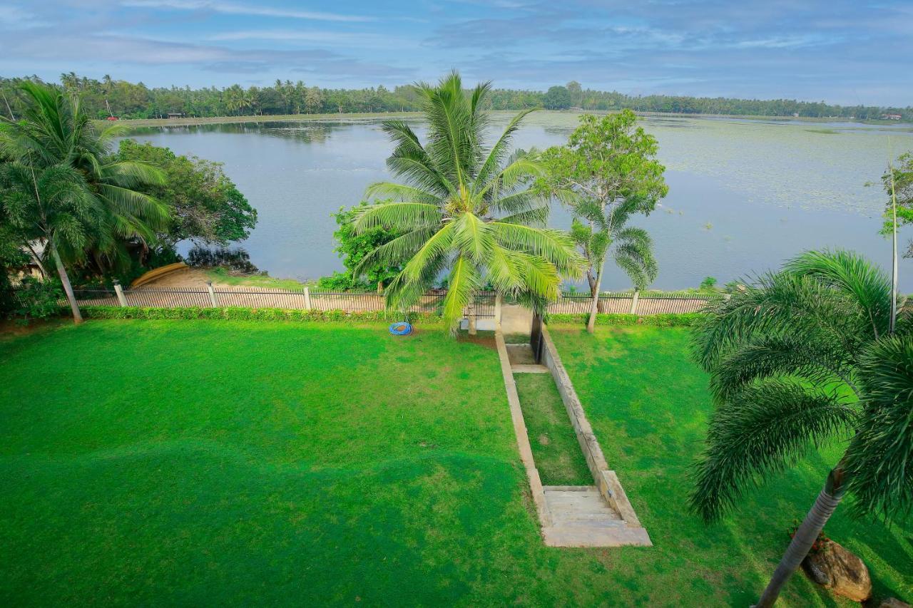 Diya Dahara Lake Resort Yala Eksteriør billede
