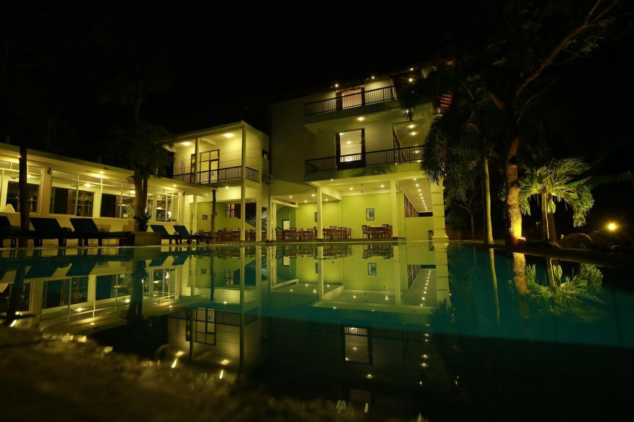 Diya Dahara Lake Resort Yala Eksteriør billede