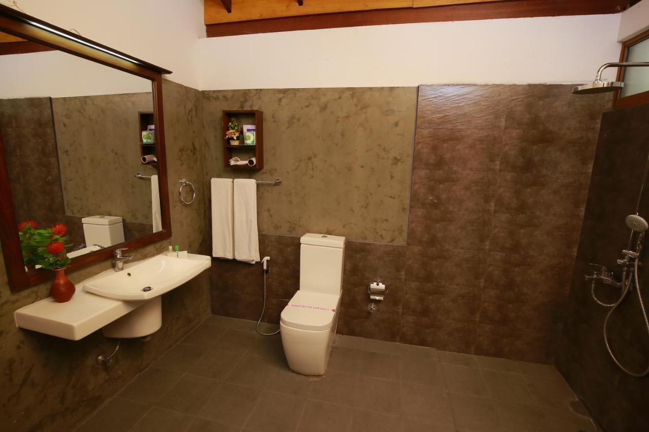 Diya Dahara Lake Resort Yala Eksteriør billede