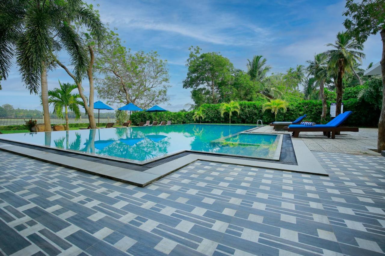 Diya Dahara Lake Resort Yala Eksteriør billede