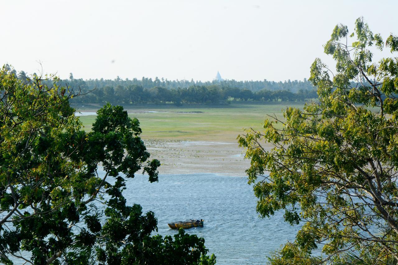 Diya Dahara Lake Resort Yala Eksteriør billede