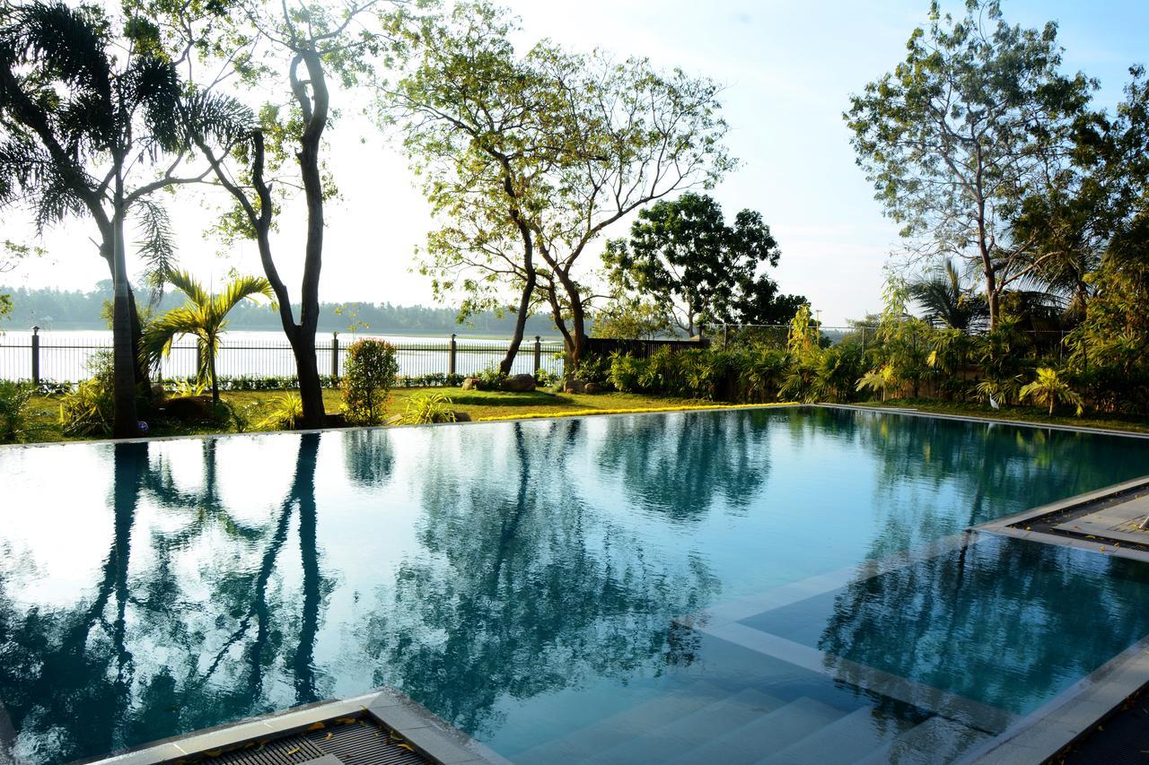 Diya Dahara Lake Resort Yala Eksteriør billede