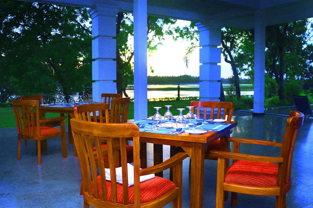 Diya Dahara Lake Resort Yala Eksteriør billede
