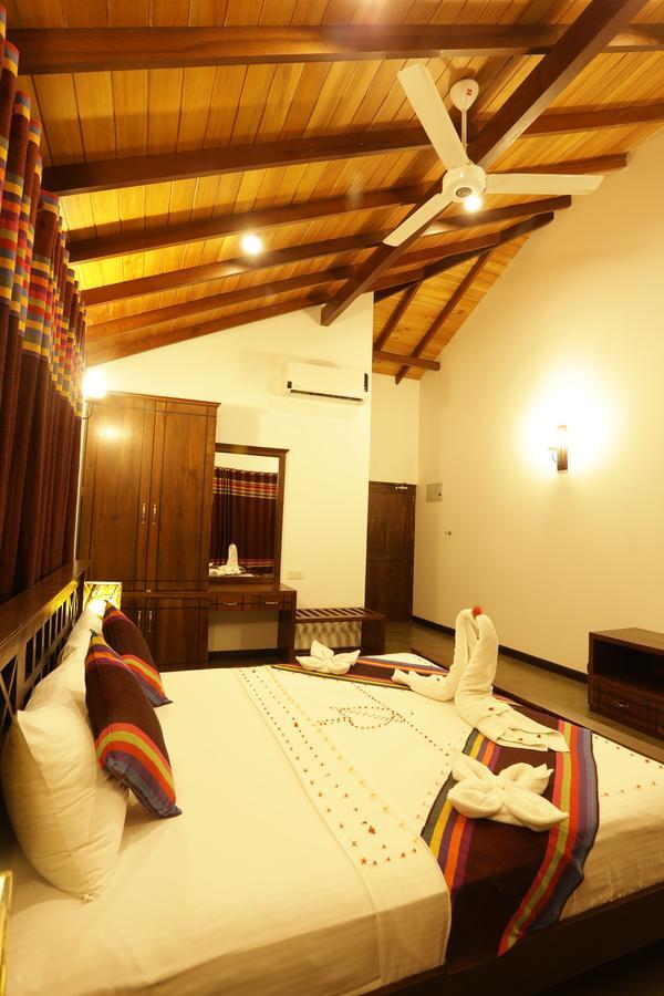 Diya Dahara Lake Resort Yala Eksteriør billede