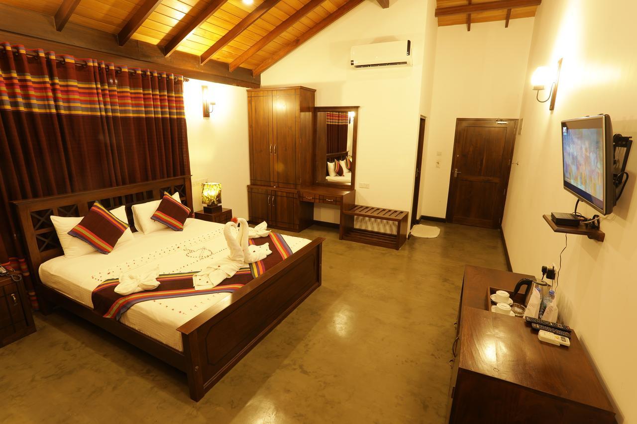 Diya Dahara Lake Resort Yala Eksteriør billede