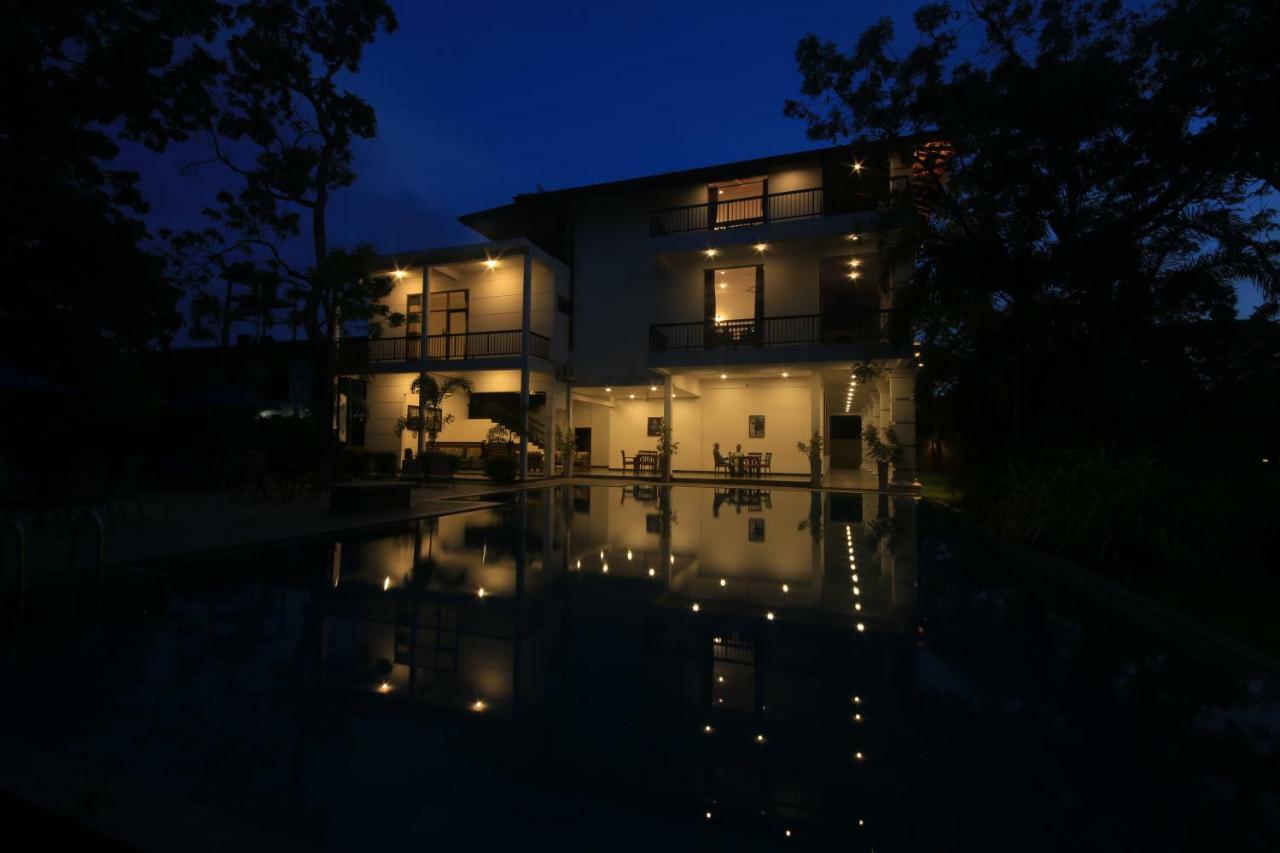Diya Dahara Lake Resort Yala Eksteriør billede