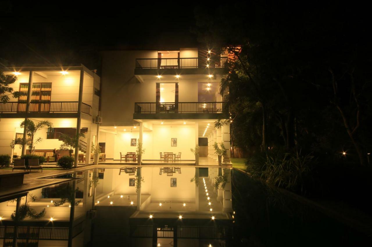 Diya Dahara Lake Resort Yala Eksteriør billede