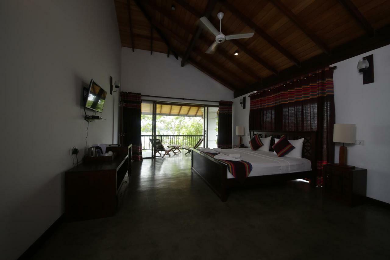 Diya Dahara Lake Resort Yala Eksteriør billede